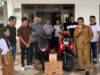Bupati Murung Raya Serahkan Bonus Motor dan Laptop kepada Atlet Catur Berprestasi